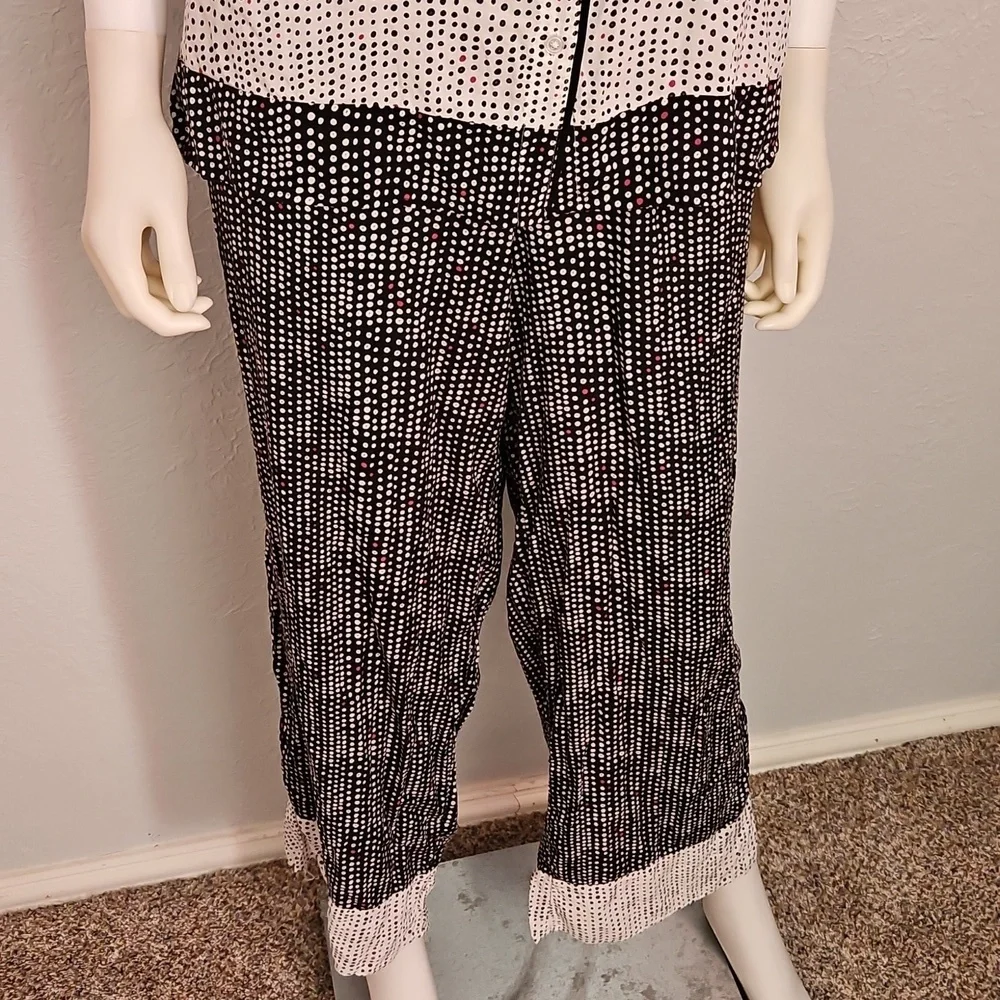 DONNA KARAN Black and White Spotted Two-Piece Lounge Pajama Set - Picture 5 of 11